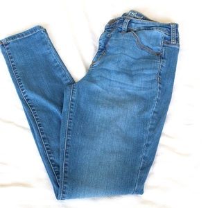 Universal Thread High Rise Skinny Jeans 4/27R